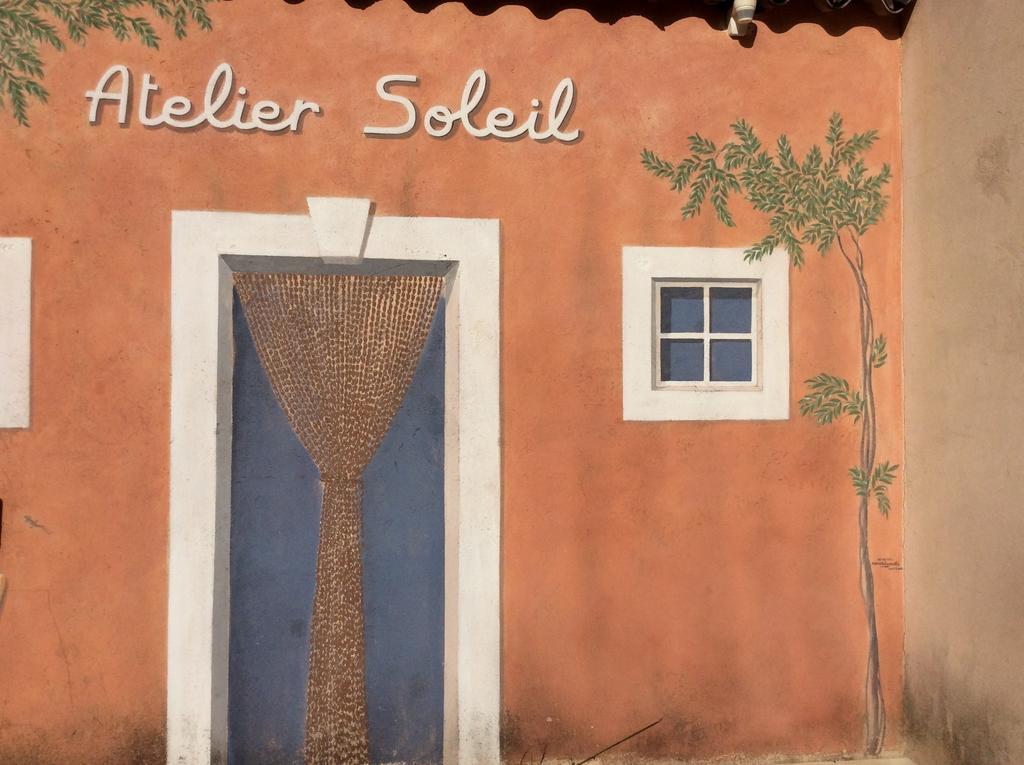 Bed and Breakfast Atelier Soleil Мустье-Сент-Мари Экстерьер фото